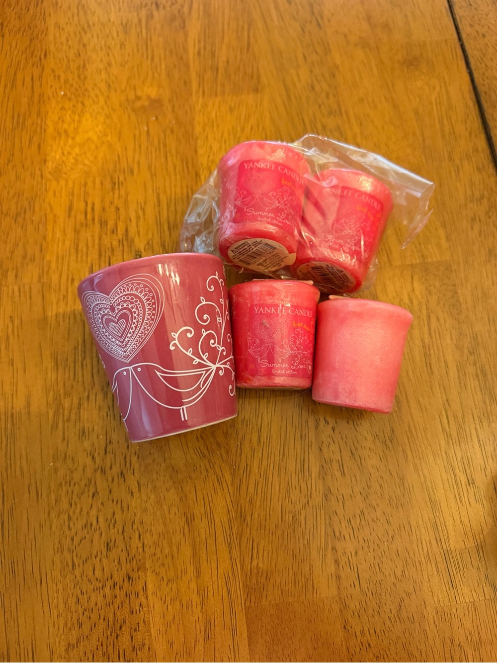 Yankee Candle First Kiss Summer Love Pink 4 pack of 1.75 oz Votives and Candle h